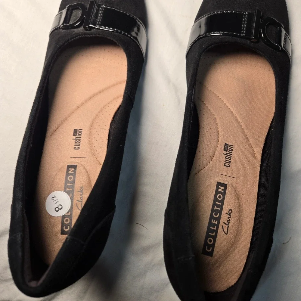 Clarks Collection Black Suede Wedge Pumps Buckle Accent Cushion Soft 8.5 M
